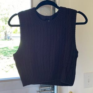 H&M black cropped sleeveless sweater vest size S